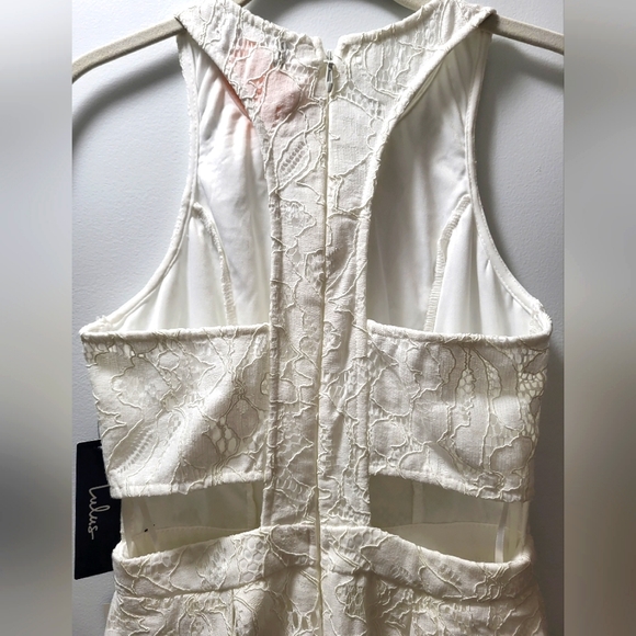 Lulu's lace white cutout dress size XS - Picture 3 of 9